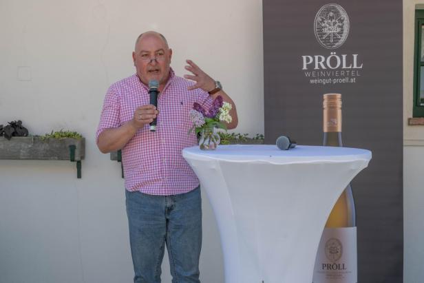 Im Radlbrunner Weingut Pröll knallten die Sektkorken