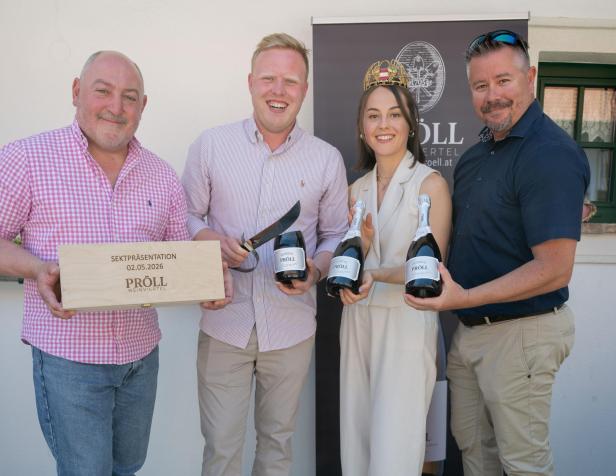 Im Radlbrunner Weingut Pröll knallten die Sektkorken