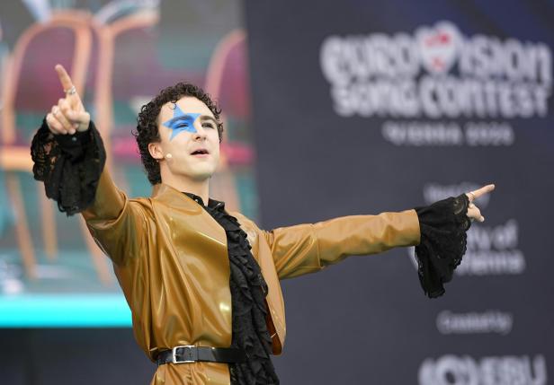 ESC-Sing-Along vor der Volksoper: Singin' in the Rain