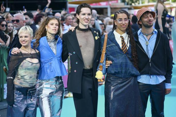 Alles Song Contest: Fans freuen sich über Gemeinschaft und Sicherheit