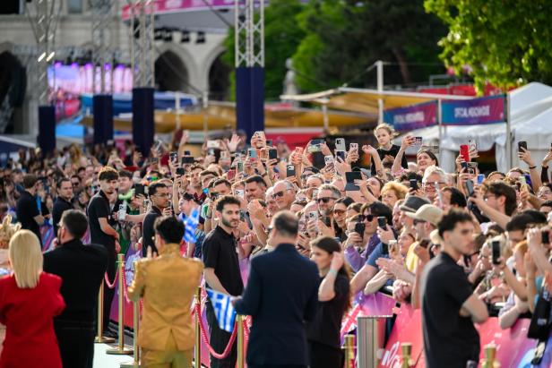 ESC-Sing-Along vor der Volksoper: Singin' in the Rain
