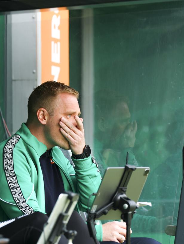 Schockiert: Rapid-Trainer Hoff Thorup