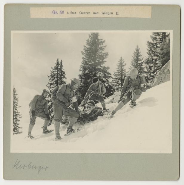 Bergretter beim Üben: 1920er-Jahre.