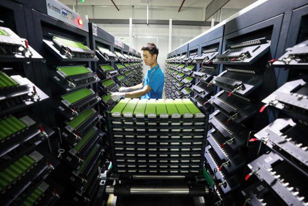Bei der Herstellung von Lithium-Ionen-Batterien hat China die Nase vorn.