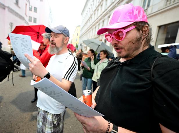 EUROVISION SONG CONTEST (ESC) 2026: SING-ALONG VOR DER VOLKSOPER