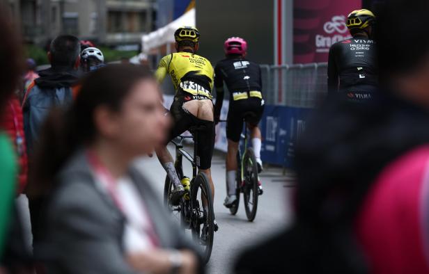 Wilco Kelderman riss sich auf der zweiten Giro-Etappe den Hintern auf