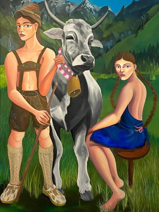 Zwei Frauen mit einer Kuh in traditioneller Alpenlandschaft thematisieren das ambivalente Verhältnis zwischen Mensch und Tier, wie es die Ausstellung Animalia in der Heidi Horten Collection untersucht.