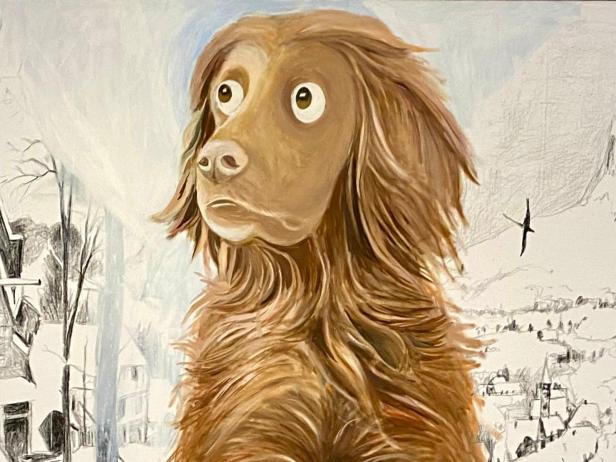 Gemälde eines Hundes mit großen, ausdrucksstarken Augen vor einer teils skizzierten Winterlandschaft, als Teil der Ausstellung „Animalia“ in der Heidi Horten Collection.