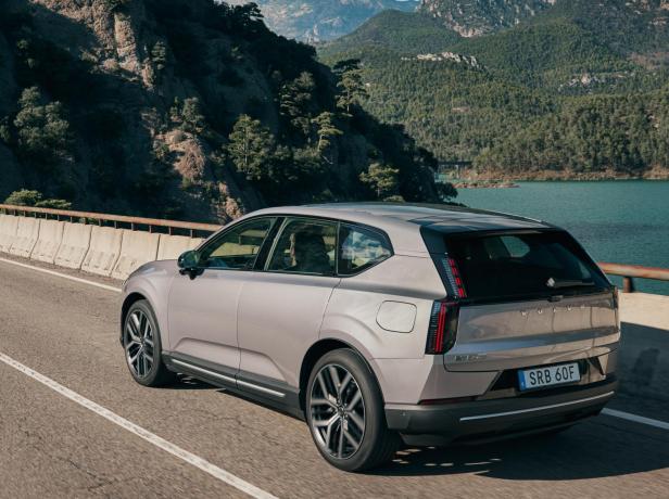 Volvo EX60
