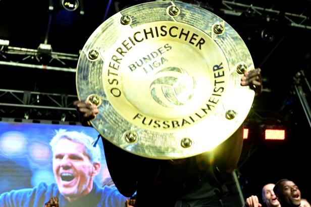 FUSSBALL: ADMIRAL BUNDESLIGA/ MEISTERFEIER LASK