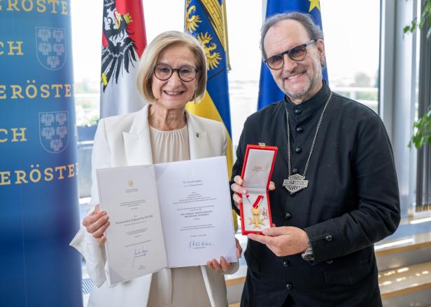 Ferdi Fischer und Landeshauptfrau Johanna Mikl-Leitner.