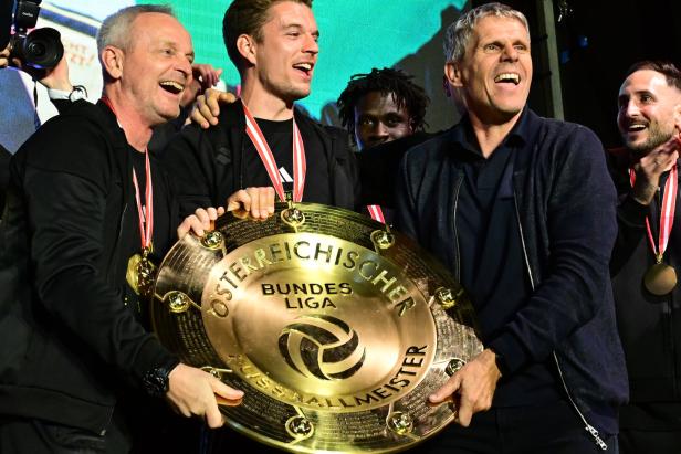 FUSSBALL: ADMIRAL BUNDESLIGA/ MEISTERFEIER LASK