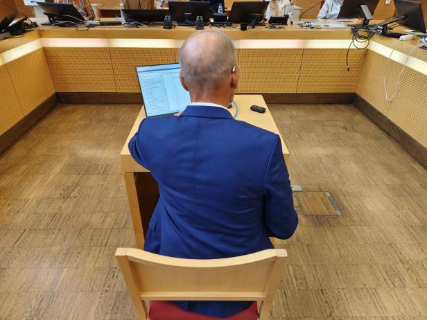 Angeklagter vor Gericht. 
