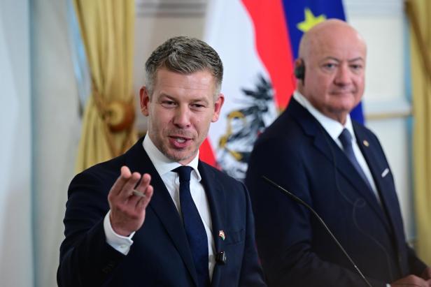 Péter Magyar und Christian Stocker bei der Pressekonferenz.