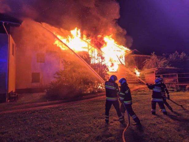 Großbrand auf Bauernhof in Kirchberg am Wechsel