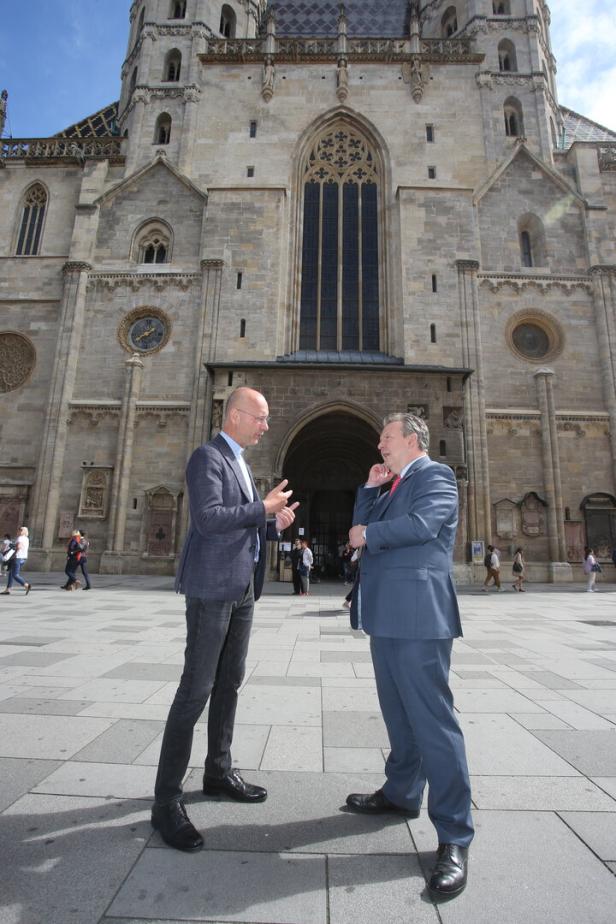 Michael Ludwig und Toni Faber vor dem Stephansdom.