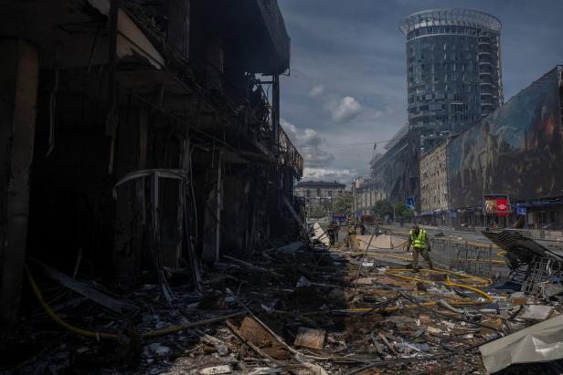 Russian drone and missile strike in Kyiv