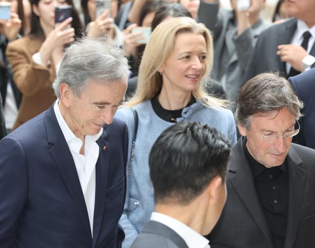 LVMH chief visits South Korea