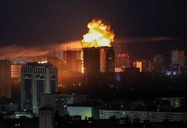 Angriff auf Kiew Rauch über der Stadt