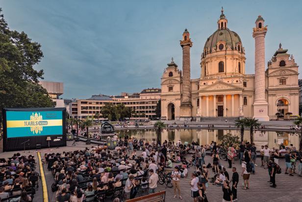 Karlskirche am Karlsplatz in Wien