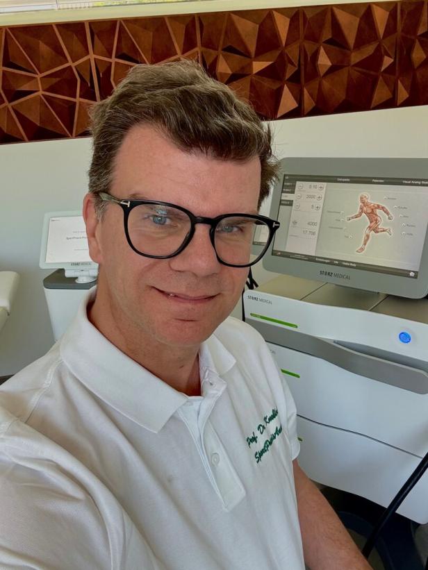 Das Bild zeigt Prof. Dr. Karsten Knobloch.