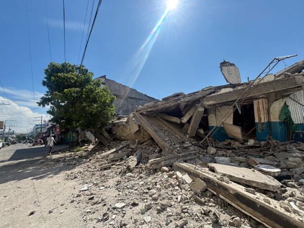 Magnitude 7.8 quake in General Santos