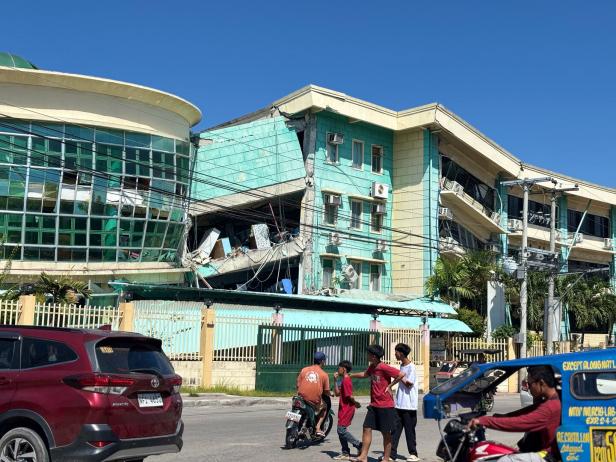 Magnitude 7.8 quake in General Santos