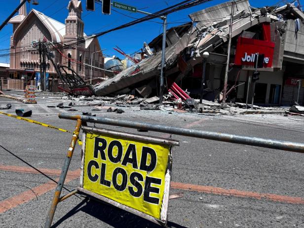 Magnitude 7.8 quake in General Santos, Philippines