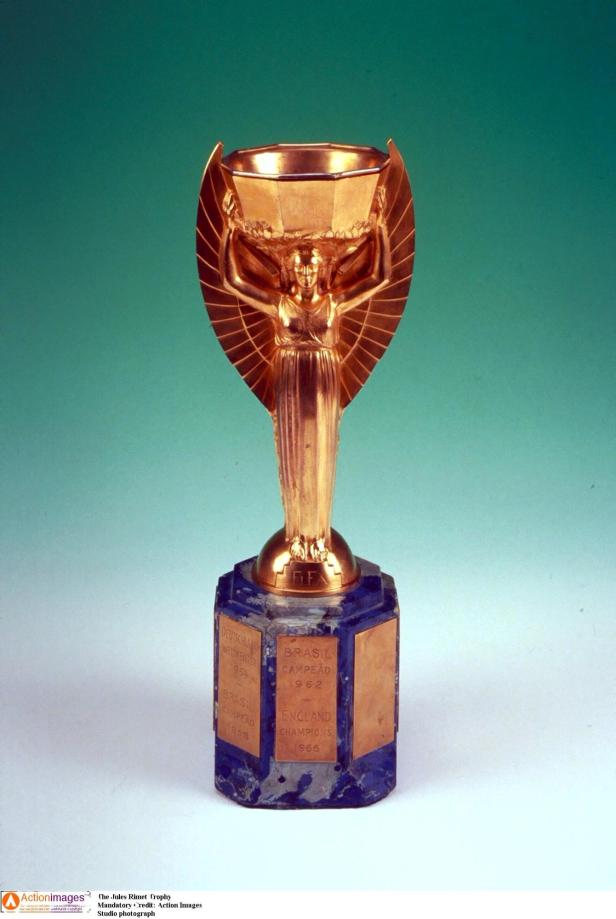 Den ehrwürdigen Jules Rimet-Pokal gibt's nicht mehr