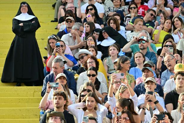 TOPSHOT-SPAIN-VATICAN-DIPLOMACY-RELIGION-POPE