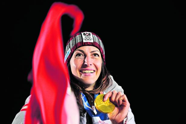 Janine Flock  mit der Goldmedaille