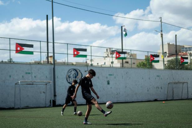Jordanische Kinder beim Fußballtraining in der Hauptstadt Amman