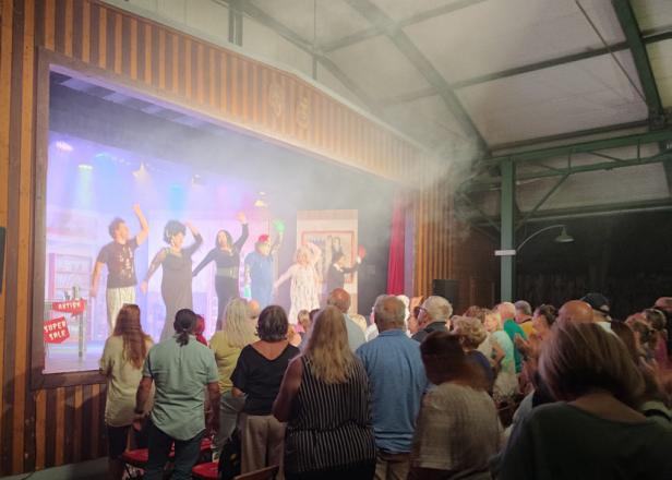 Theaterstück auf der Tschauner Bühne