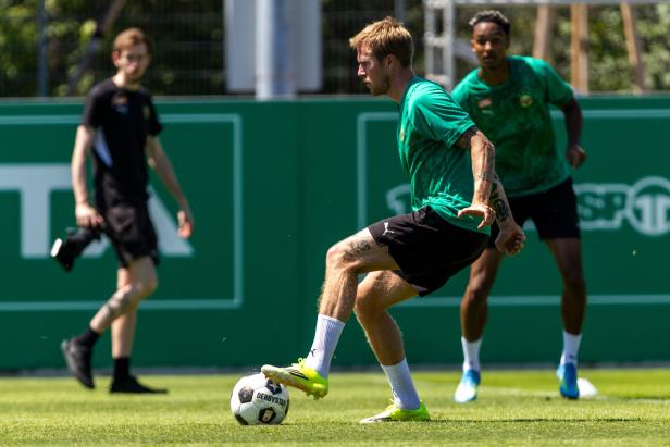 SOCCER - BL, Rapid, training start