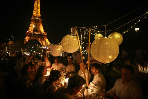 FRANCE-DINING-LIFESTYLE-EIFFEL TOWER