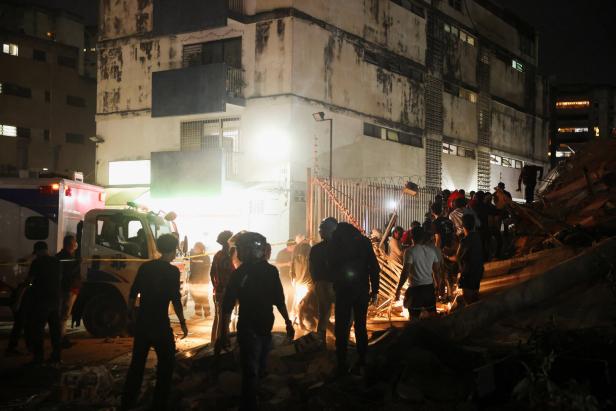 Aftermath of an earthquake in Caracas
