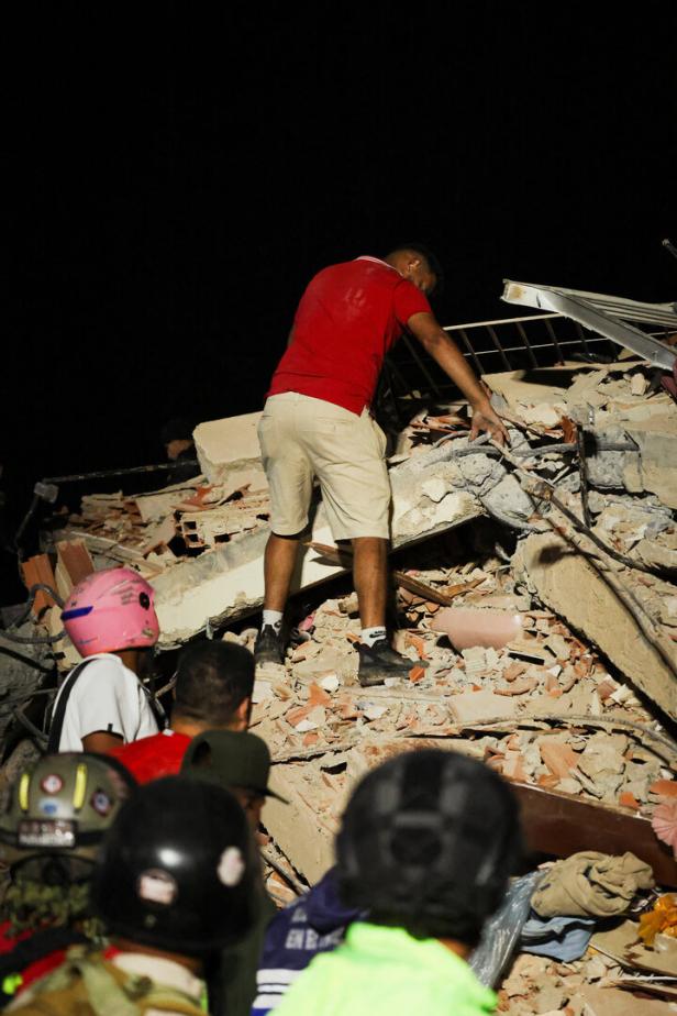 Aftermath of an earthquake in Caracas