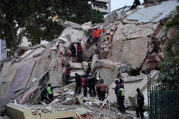 TOPSHOT-VENEZUELA-EARTHQUAKE