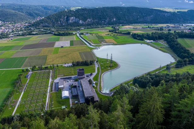 Vom Kühtai ins Inntal: Das Kraftwerk Silz besitzt nun ein Schwallausgleichsbecken, um kaltes Bergwasser gemächlich in den Inn zu leiten.