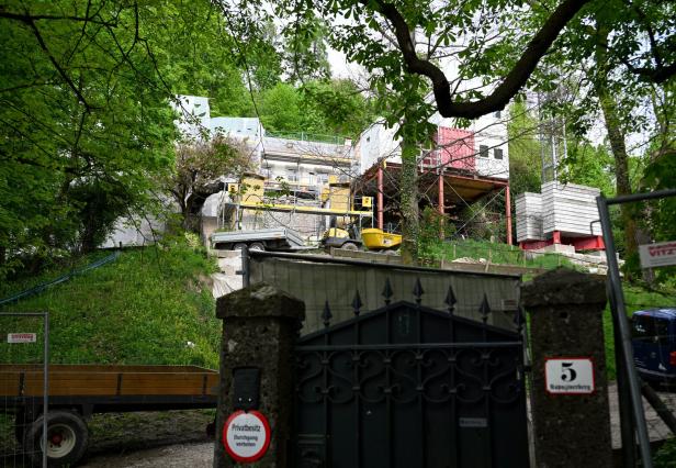 ++ THEMENBILD ++ PORSCHE-TUNNEL / PORSCHE / PARKGARAGE / AUTOTUNNEL / BAUVORHABEN / KAPUZINERBERG / VILLA