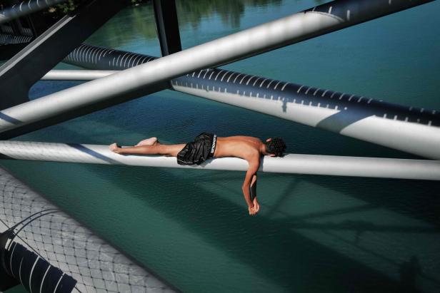 TOPSHOT-FRANCE-HEAT-CLIMATE-WEATHER-ENVIRONMENT