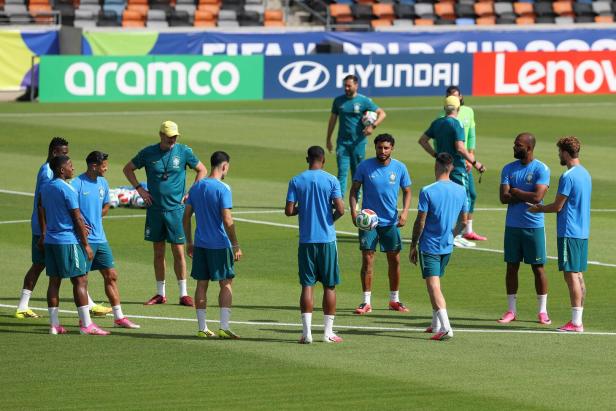 FOI-SOC-SPO-WCS-BRAZIL-TRAINING-AND-PRESS-CONFERENCE-FIFA-WORL