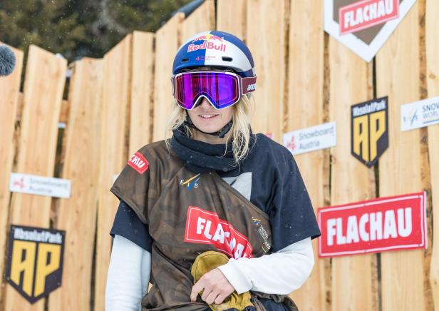 SNOWBOARD WELTCUP FLACHAU: SLOPESTYLE FRAUEN: GASSER (AUT)