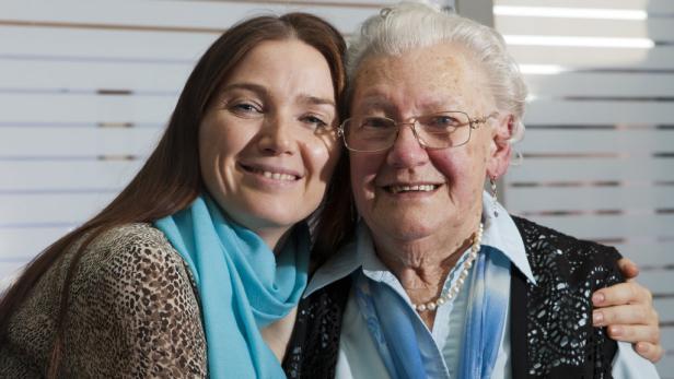 Gemischtes Doppel: Zabine Kapfinger & Oma