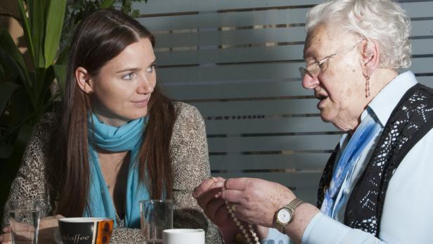 Gemischtes Doppel: Zabine Kapfinger & Oma