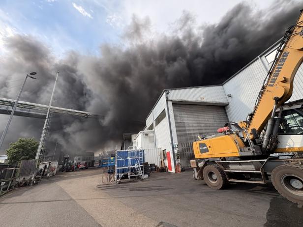 Brand mitten im Werksgelände 