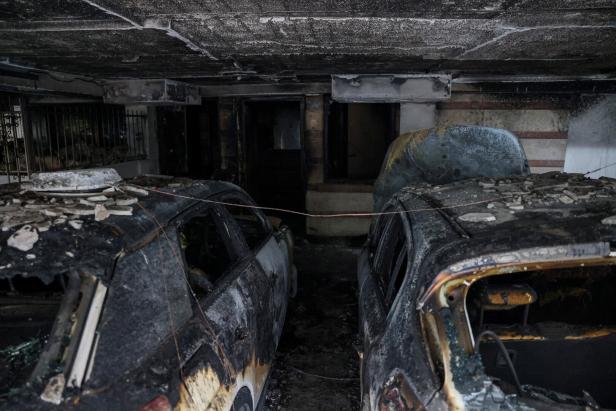 Firebombings of homes linked to Greek governing party in Thessaloniki