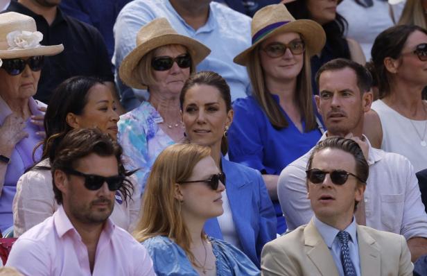 Prinzessin Kate in Wimbledon trägt einen blauen Anzug