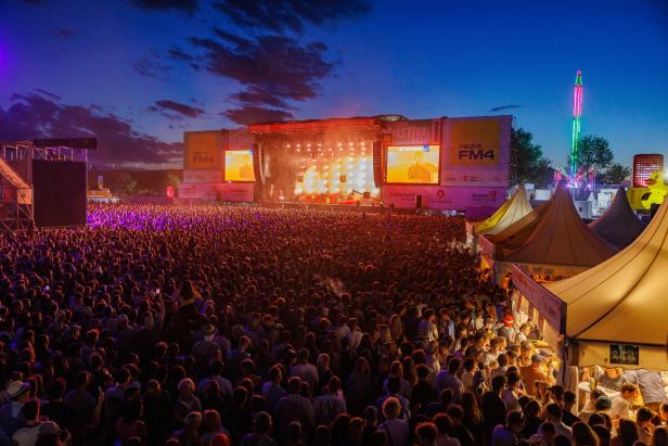 43. DONAUINSELFEST: BUEHNE.