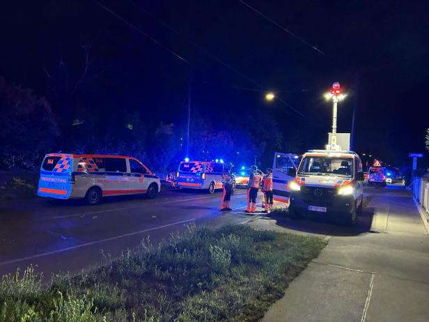 Rettungskräfte nach der Explosion